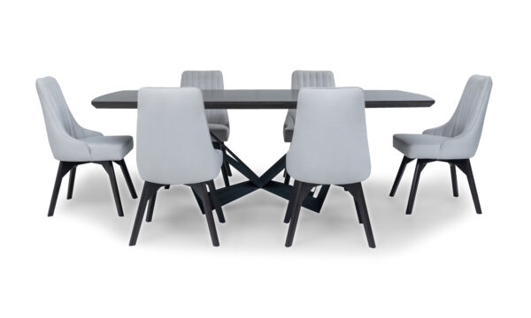 Vista frontal de la Mesa Comedor Versalles y 6 Sillas Florencia de la marca Aristas. La mesa presenta un diseño elegante y clásico en madera. Mientras que las sillas Florencia tienen líneas limpias y respaldos altos, tapizados en tela suave.